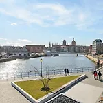 Grand Apartments - Modern Old Town Apartment
