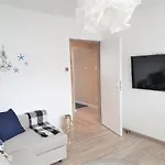 Wera - Klimatyczny Apartament 300 M Od Plazy Brzezno - Azw Gdansk