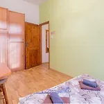 Room Near The Center