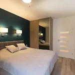 Apartlogy Aura2 105 - Experience Intelligent Living While Travelling