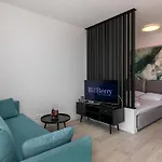 17Th Floor Sea View - Billberry Apartments