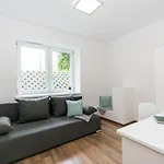 White Rooms Rentyear Apartments