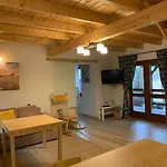 Wooden House&Pool