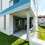 White Deluxe With Terrace By Oneapartments
