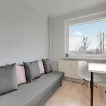 Zaspa Rooms - Near To Sea And Public Transport