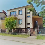 Apartment Leszka Bialego - Osobne Pietro Domu Z Prywatnym Wejsciem