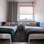 Quadratum Apartment By Noclegi Renters