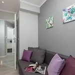 Rivier Room Apartments 3