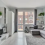 Old Town Dock Apartment