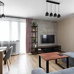 Loftowy, 3-Pokojowy Apartament W Pieknej Okolicy