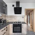 Loftowy, 3-Pokojowy Apartament W Pieknej Okolicy