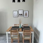Apartment 450M From The Beach
