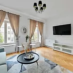 Dlugi Targ Street, Main Old Town & Riverside By Downtown Apartments