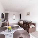 Hallera Street Apartment