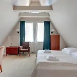 Kolib City Center Villa