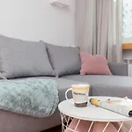 Pomorska Apartament Przy Parku Reagana By Renters