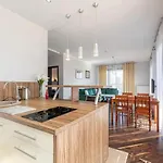 Golden Apartments Szafarnia 5 M28