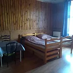 Pokoj 4 Osobowy W Centrum Gdanska Z Aneksem Kuchennym Rooms To Let