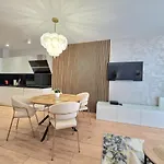 Waterlane Marina By Live & Travel Apartments