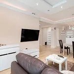 Family Apartament Mysliwska By Renters