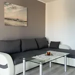 Rodzinne Mieszkanie 2-Pokojowe 50M2 Z Bezplatnym Prywatnym Parkingiem I Balkonem