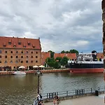 Brama Straganiarska Nad Sama Motlawa Historic Traders Gate