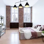 5 Rooms Shipyard
