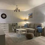 Uroczy apartament nad Motławą, miejsce parkingowe w strzeżonej hali