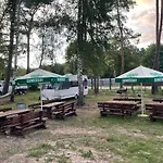 Wyspa Drogowiec Pole Campingowo-Namiotowe