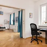 100M2 Apartment With Beautiful Old Town View By Noclegi Renters
