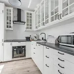 Golden Apartments Kollataja 2A M10