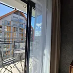 Live & Travel Apartments Aura III