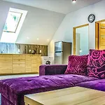 Lovely Apartment In Gdansk With Wifi
