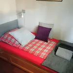 Niewielki Pokoj Jedno Lub Dwuosobowy W Duzym Mieszkaniu W Gdansk Wrzeszcz Ul Smoluchowskiego Kolo Akademii Medycznej - Cooliving