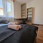 R Mieszkanie Cale Albo Pokoj Bllisko Wszystko