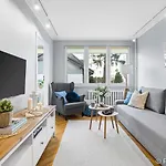 Kameralny Apartament Nad Morzem Possession Pl