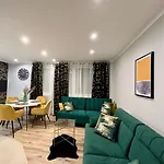 Apartamenty Hallera
