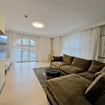 Live & Travel Apartments Waterlane Vintage