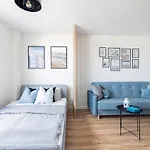 *Blue Marine Home Top Studio*