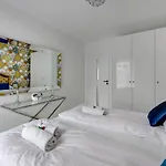 Wave Apartments-Gold Exclusive