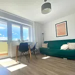 Cozy Apartment Next To The University And Olivia Business Center