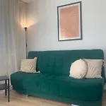 Cozy Apartment Next To The University And Olivia Business Center