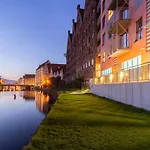 Waterlane Apartment Spa&Wellness, Pool By Noclegi Renters