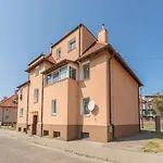 Bh Properties, Apartament Wood