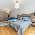 Bh Properties, Apartamenty Teatr Wybrzeze Srodmiescie