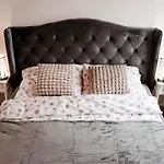 Lavender Hill Apartment