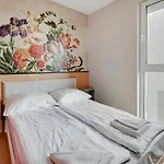 Luxury Aura 40 - 2 By Grand Apartments