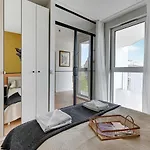 Luxury Aura 40 - 3 By Grand Apartments