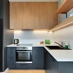 Luxury Aura 40 - 3 By Grand Apartments