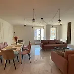 Imperial Suite - Luxury Living